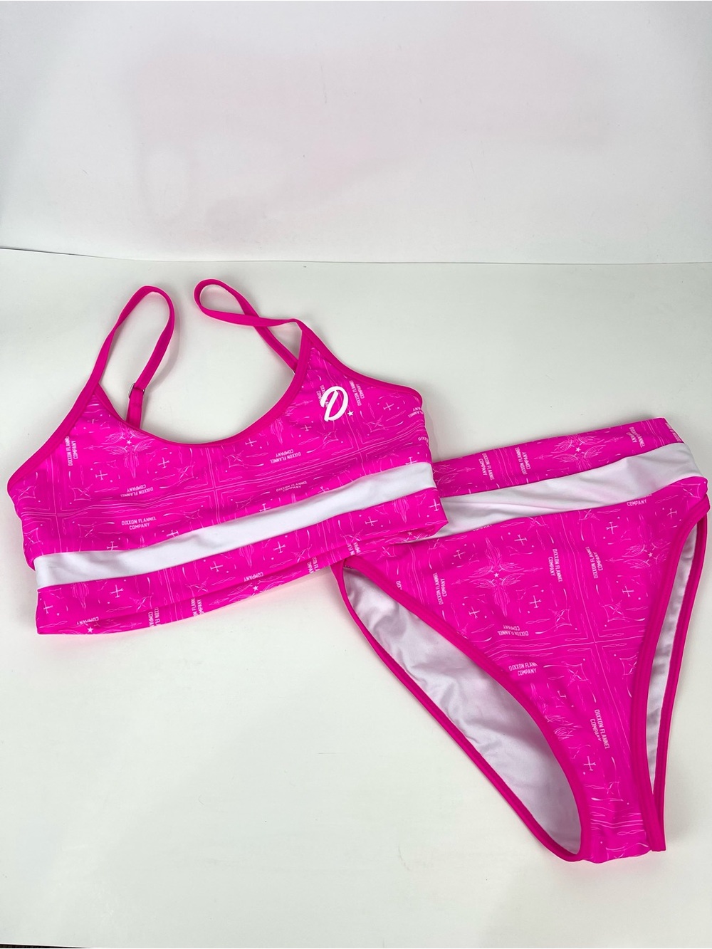 Dixxon Flannel Co 2 Piece Bikini Set Women’s Size M/L Hot Pink Bralette Swimwear